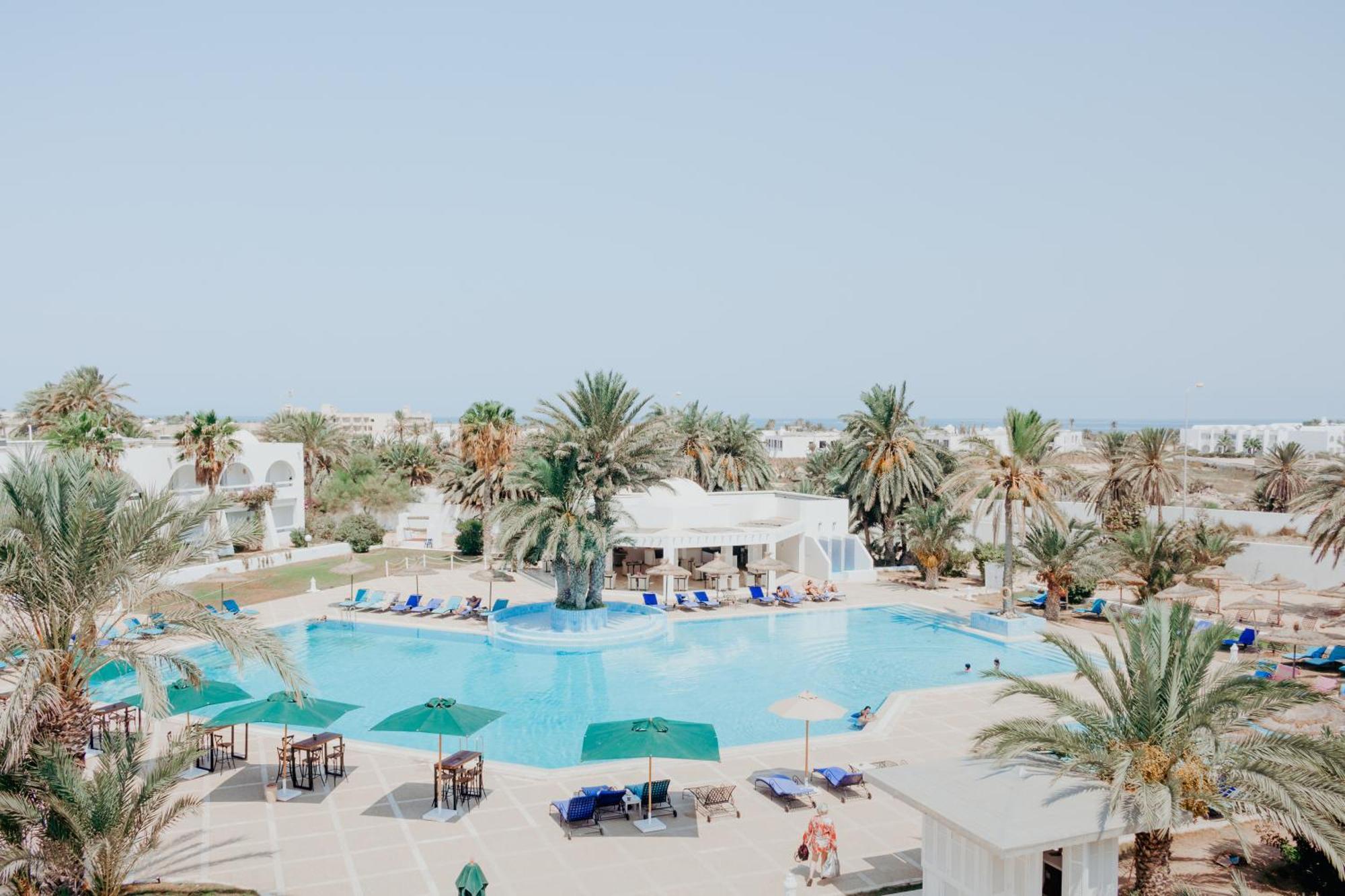 Hotel Bougainvillier Djerba Taguermess ภายนอก รูปภาพ